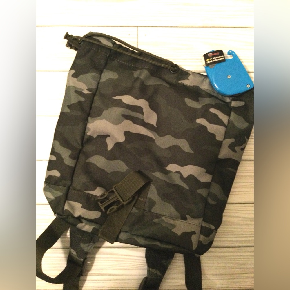 Camo Backpack - Picture 4 of 4